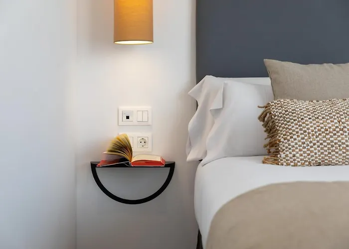 Alidreams Lola Center